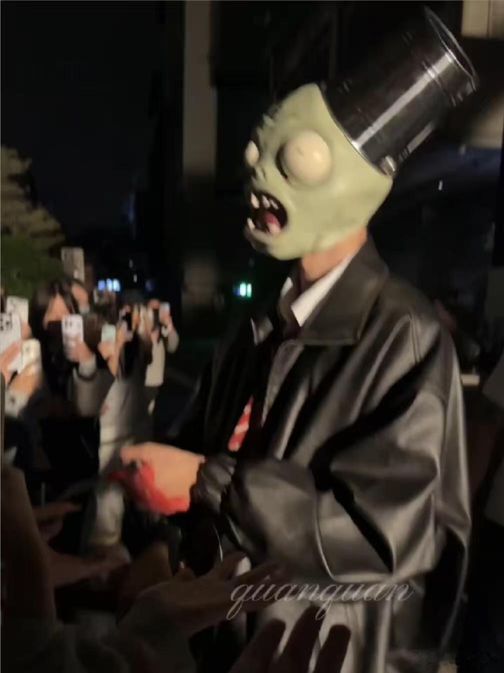 林一铁筒僵尸林一铁桶僵尸发糖了  林一铁桶僵尸发糖了，谁来懂一下这个林一的可爱值