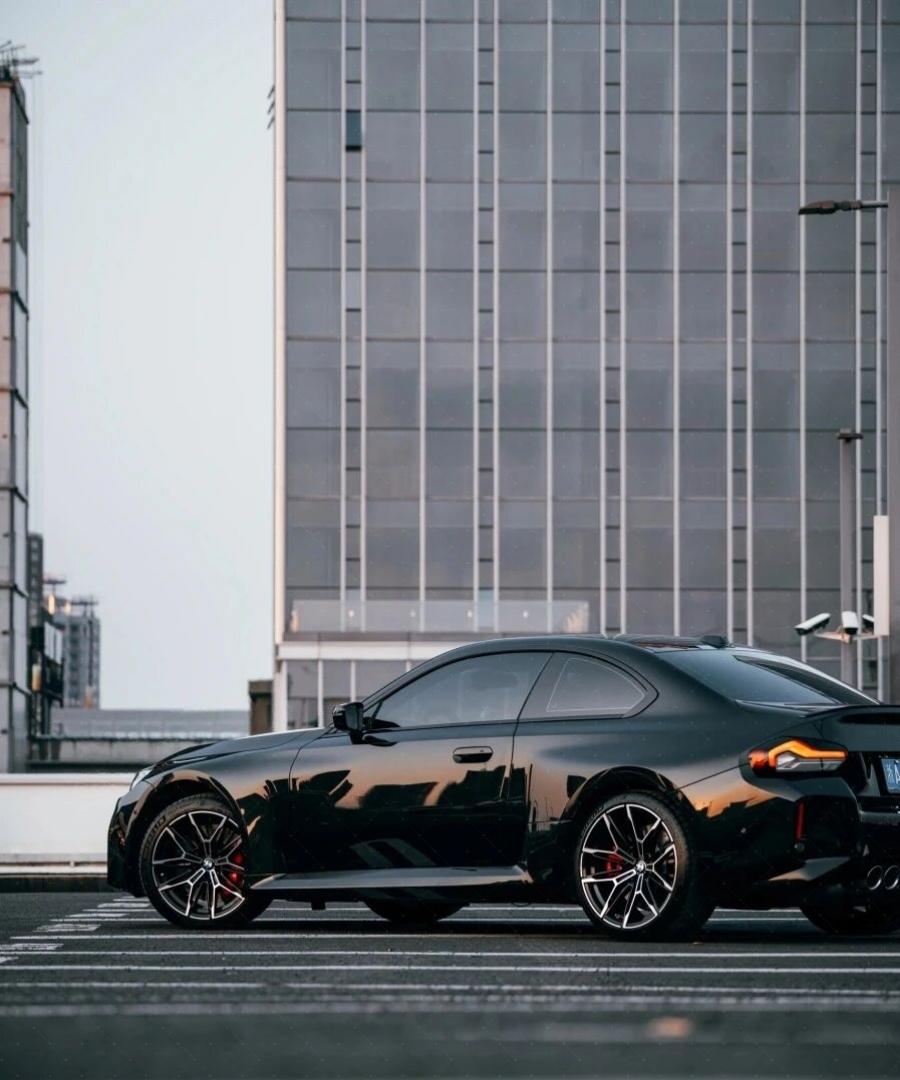 听说M2是最有驾控乐趣的M Power ？？？M2得益于小巧灵活的驾驶动态，被广