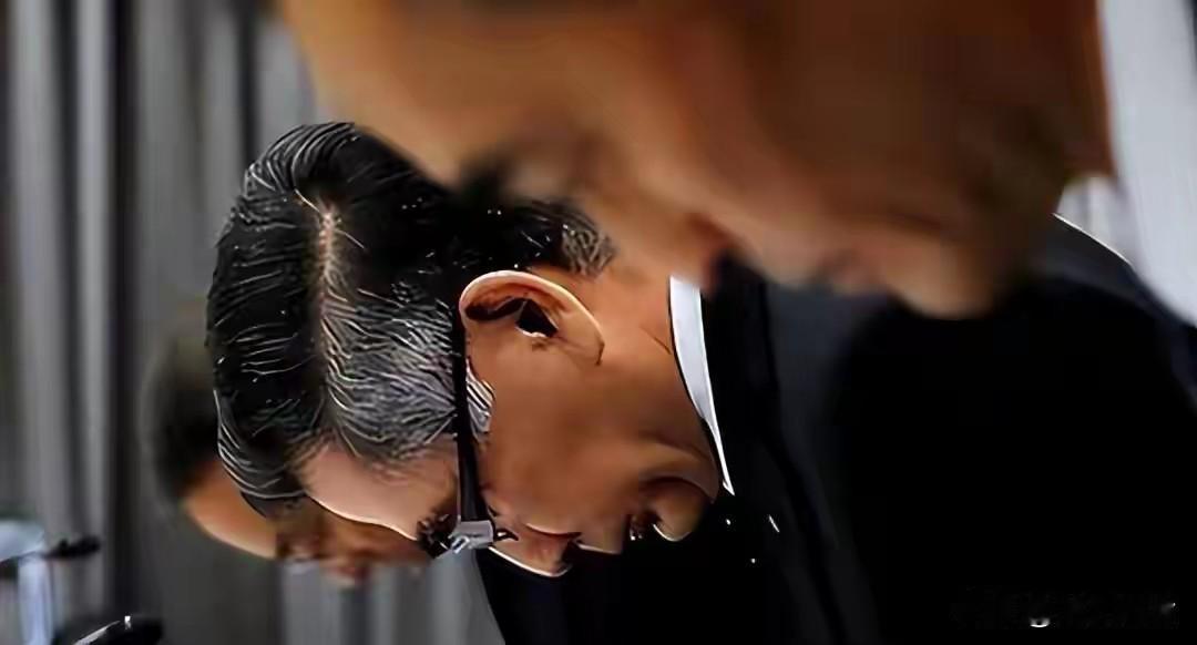 赚着中国人钱，毒害中国人身体，日企在华收割万亿，至今仍在售卖
 
粉色包装的不二