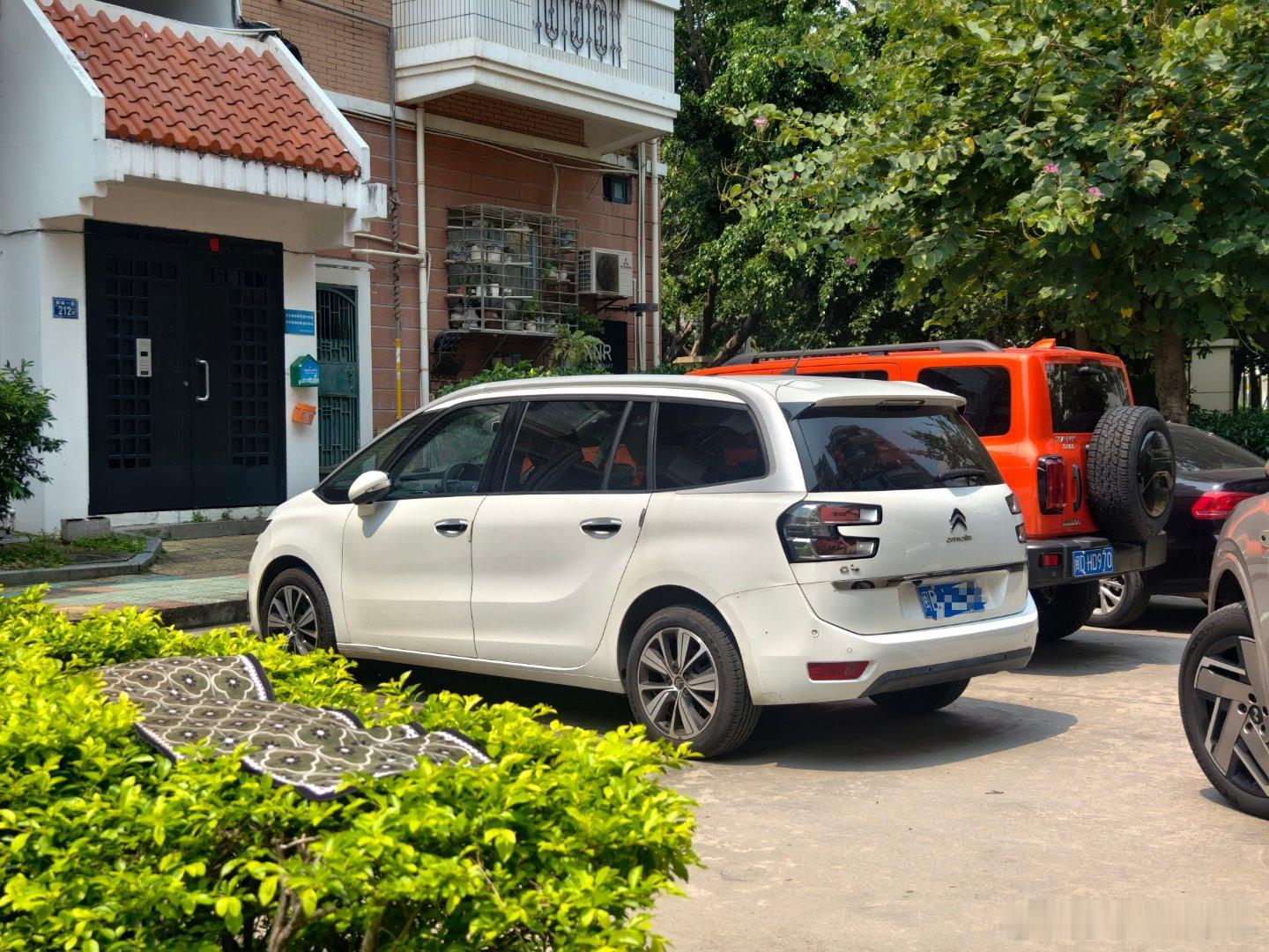 超稀有的雪铁龙C4毕加索10年前花20几万买它的车主是什么想法