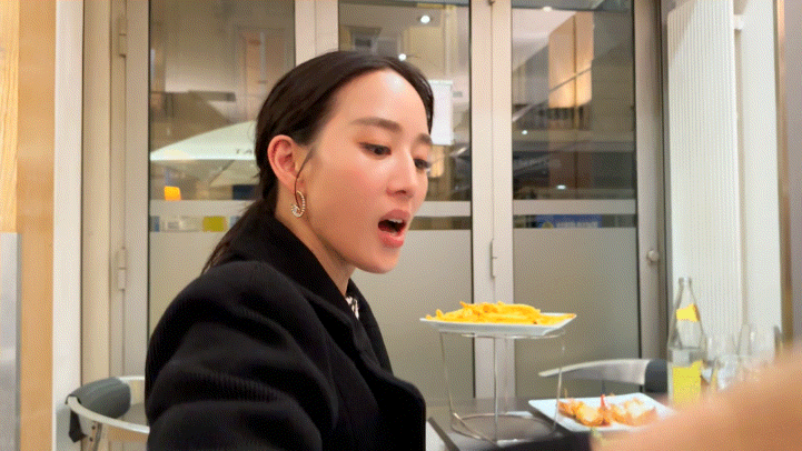 #张钧甯巴黎探店vlog# 张钧甯带着我们领略巴黎这座城市丰富的美食文化！在此刻