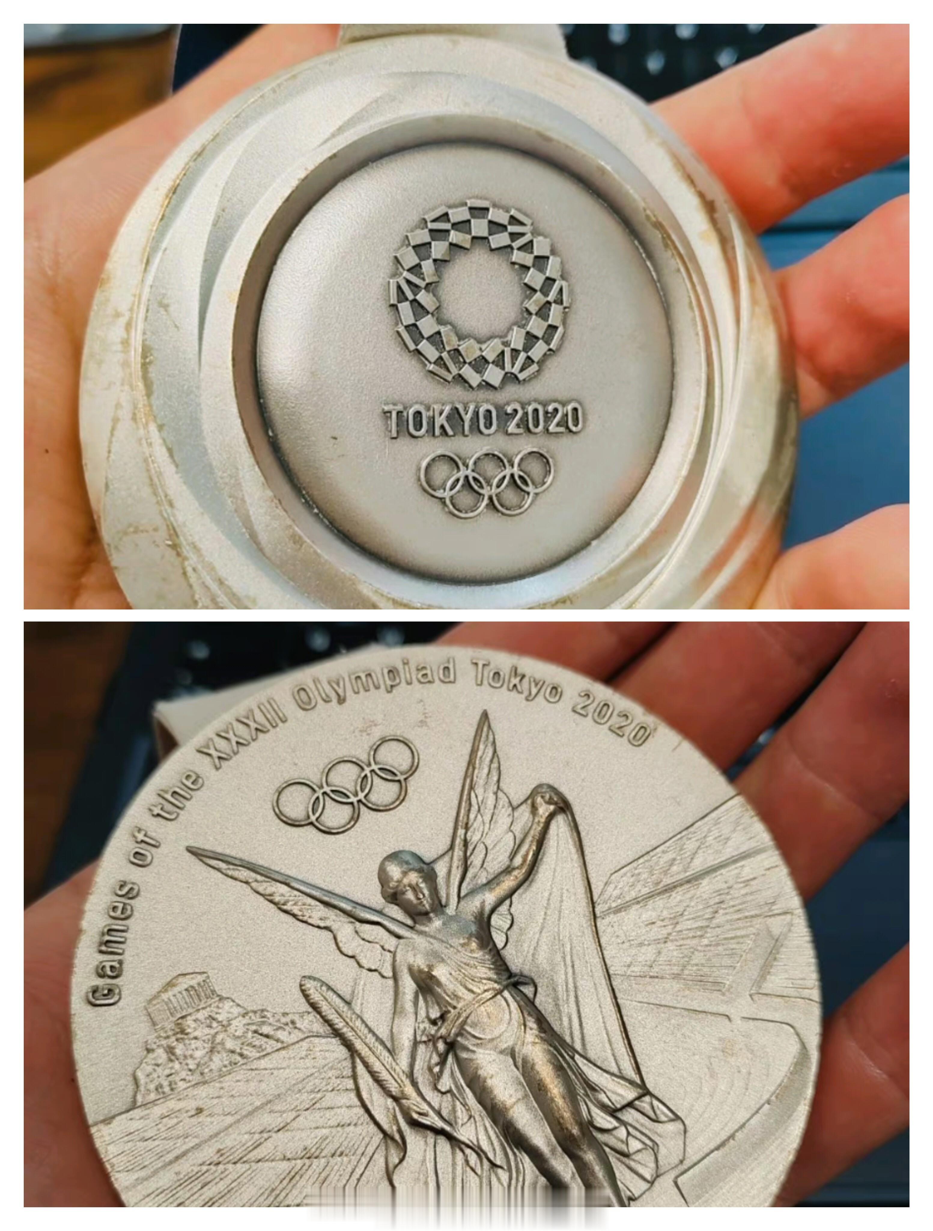 #运动员吐槽东京奥运会奖牌2年成废铁# 这生锈的银牌是之前的日本人做的，和现在的