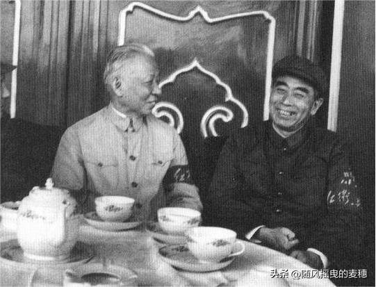 其实高某最大的企图就是取代刘少奇。他与刘少奇之间的矛盾由来已久，高某说在会上说：