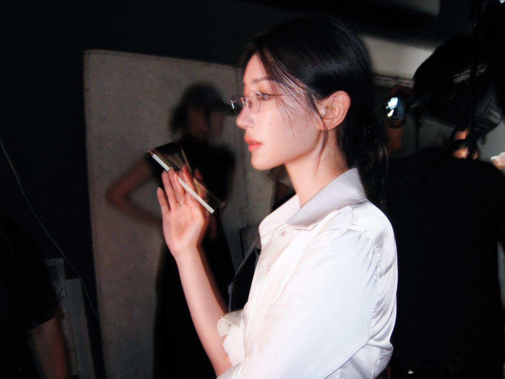 毛晓彤回应出演十日终焉肖战毛晓彤合作十日终焉 从一个甜美的少女到疯癫的文巧云，毛