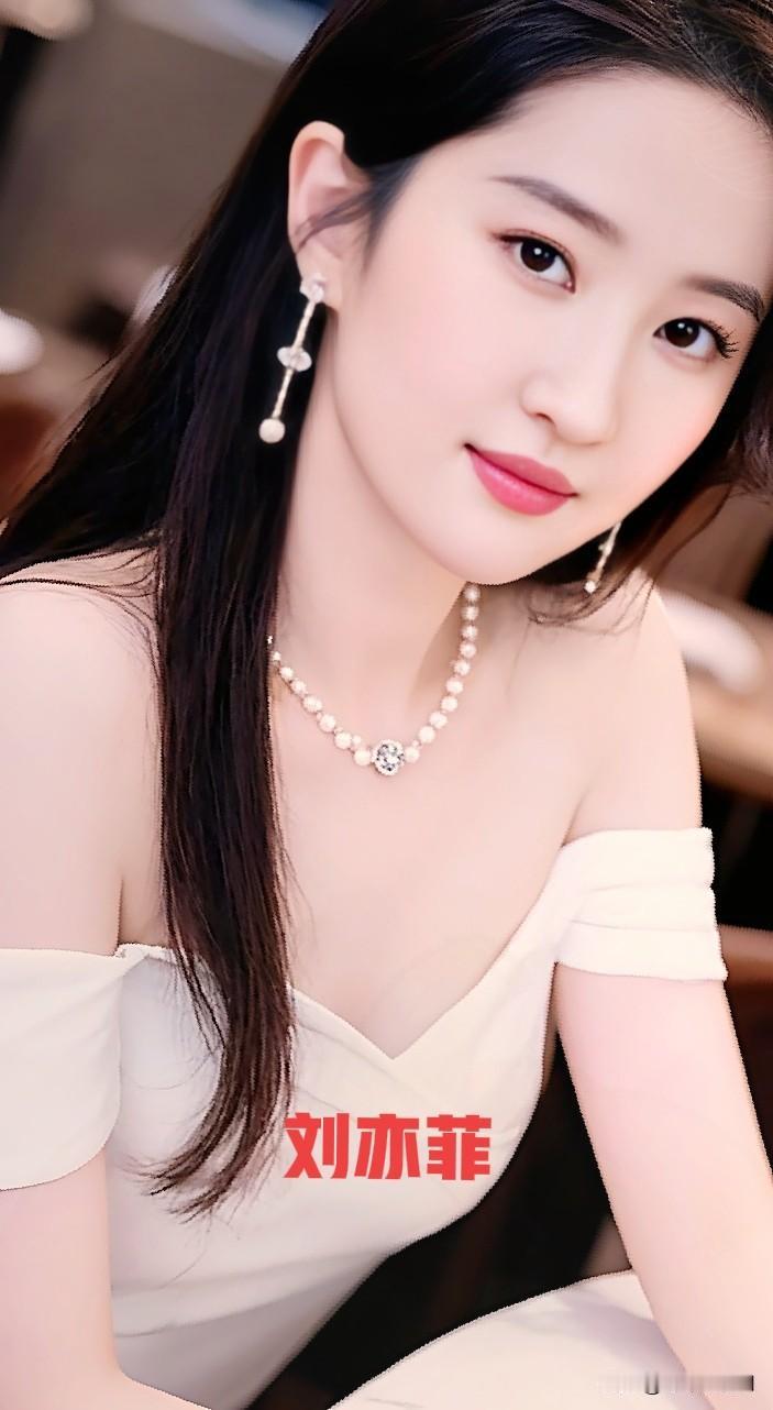 刘亦菲白色礼服裙惊艳绝伦气质优雅美的不可方物  女明星 气质女明星