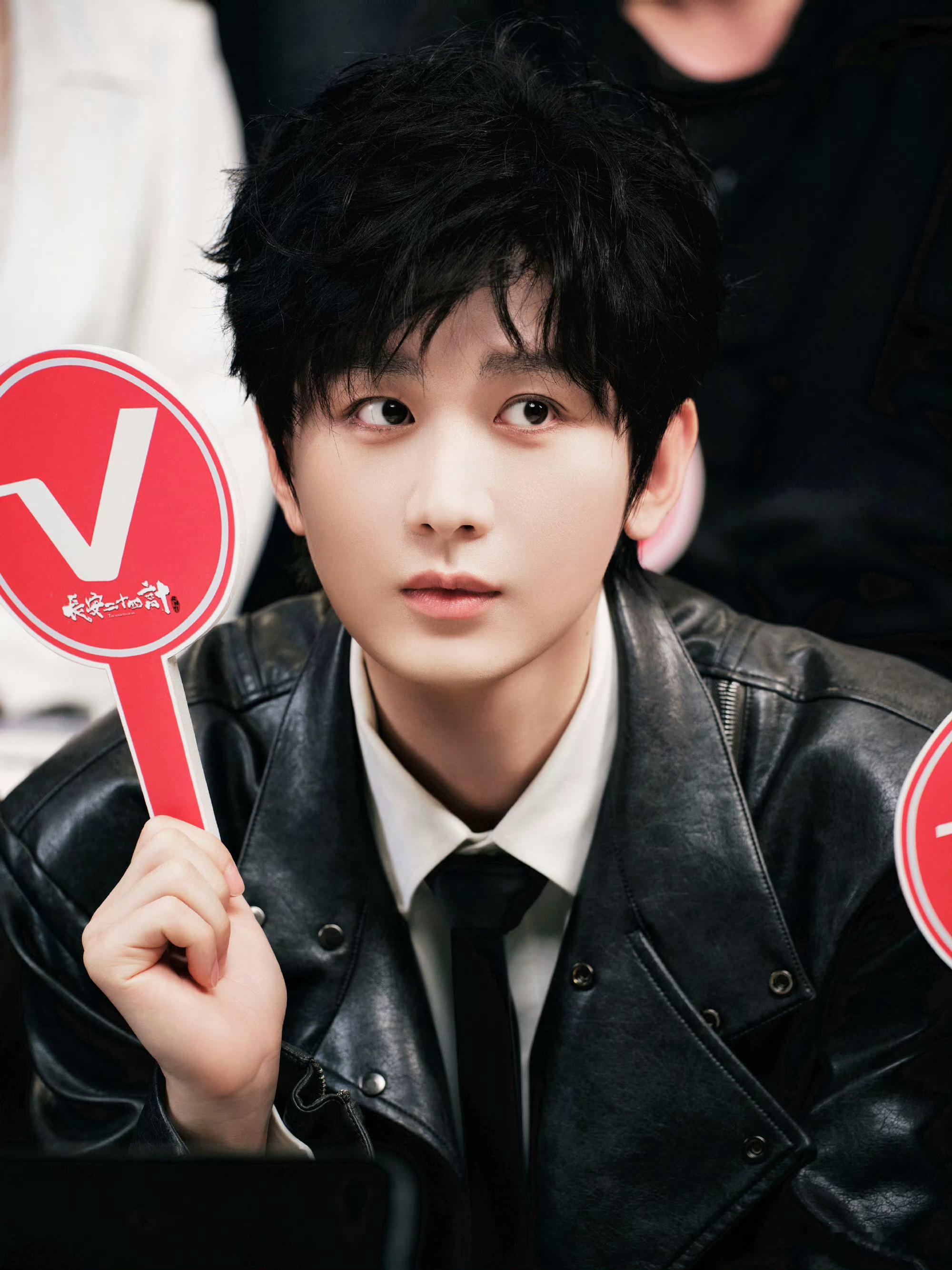 成毅卢云cy成毅成毅呀，他是我心中独一无二的存在，这喜欢简直深入骨髓了！就像对美