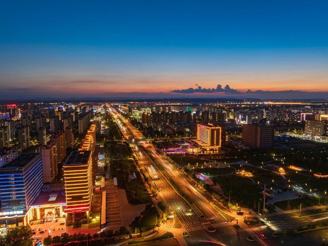 市区有兰哈顿，新区瞰黄河大道夜景兰州新区打包梦想从新区出发 兰州·兰州新区