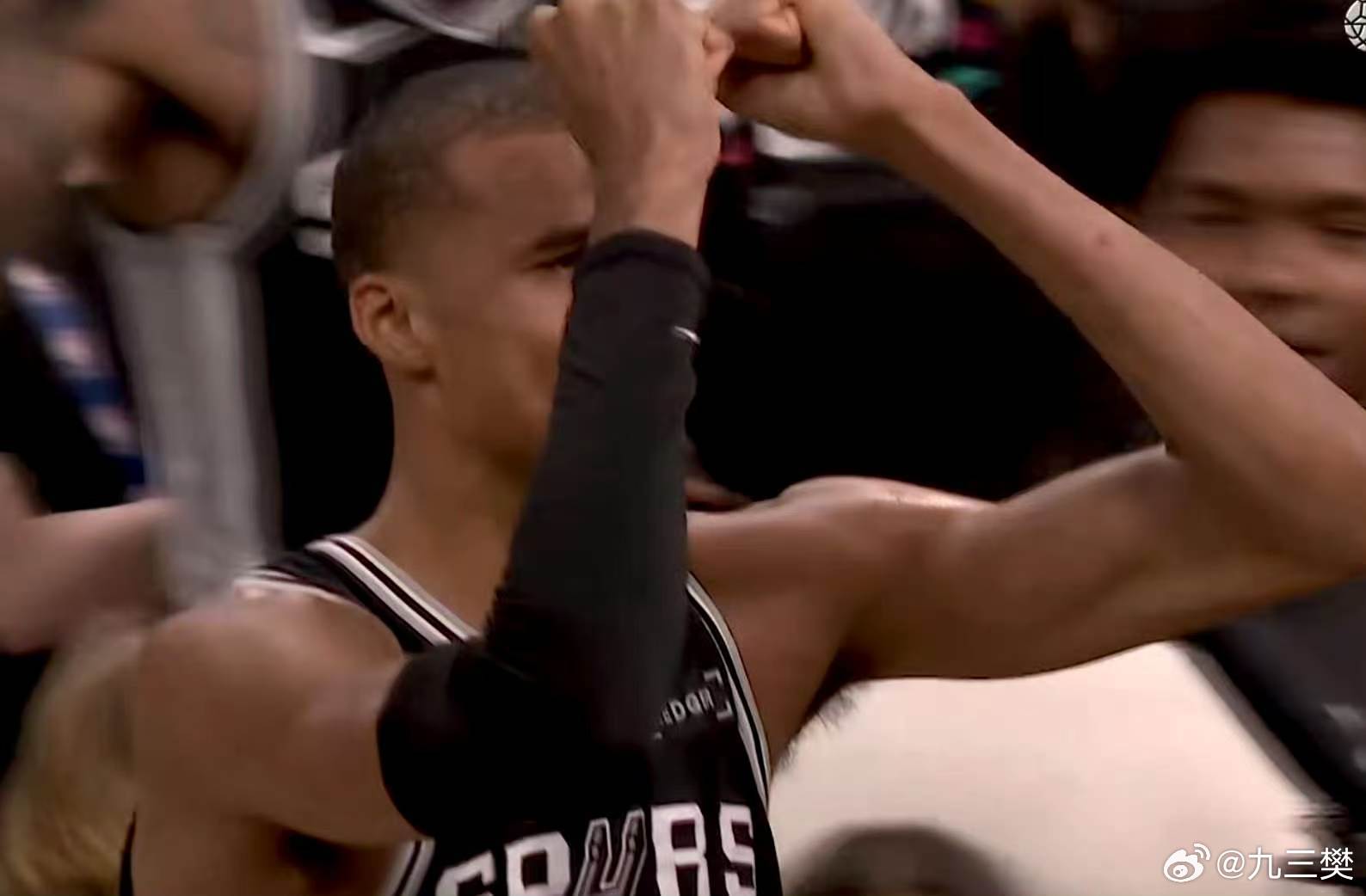 NBA马刺淘汰雷霆闯进总决赛在今日结束的NBA西部决赛抢七大战中，圣安东尼奥马刺