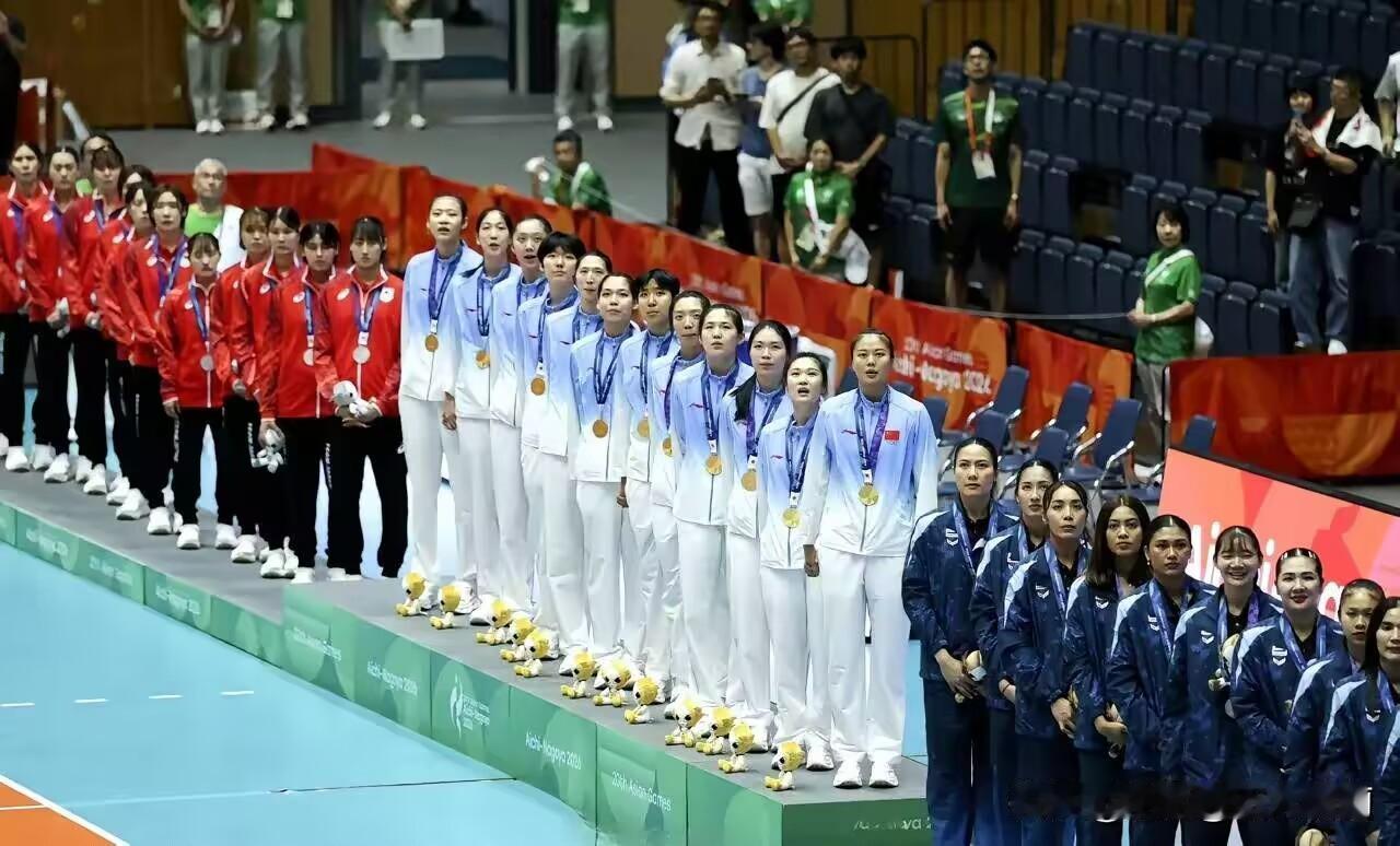 亚运会女排收官一夜，14球队，最终排名随之出炉，2队退步，3队进步
​1，🇨?