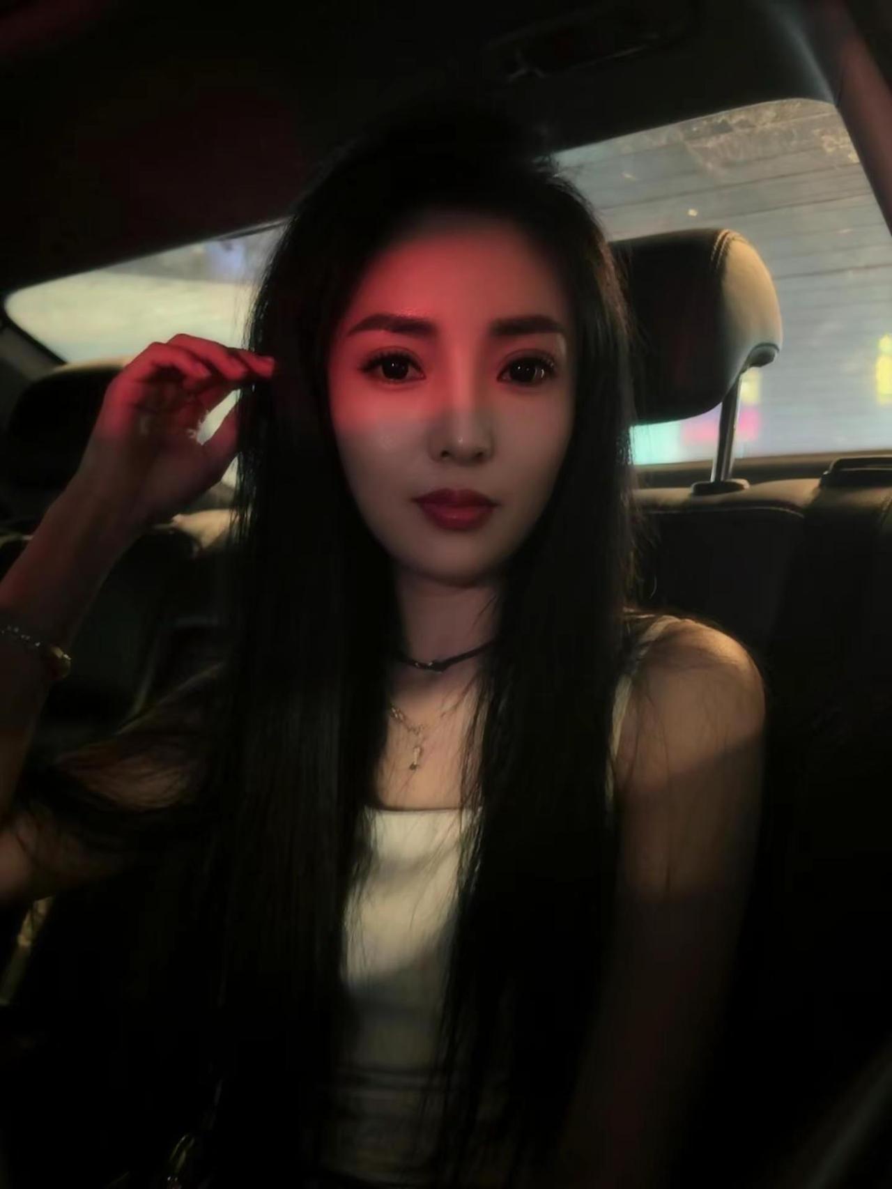 美一下哈哈哈 原相机的自己 谁化完妆还不是个甜妹