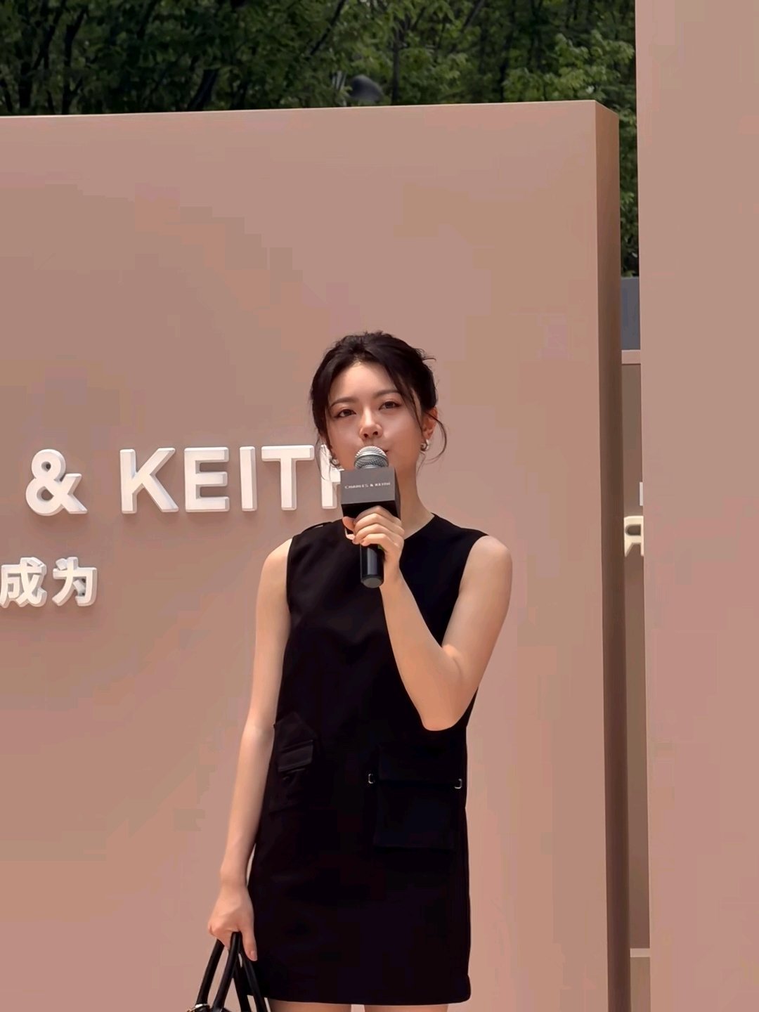 赵今麦楚听雨 zjm 赵今麦一念江南世界的善意是迟来的温柔和干净的你。赵今麦丨无