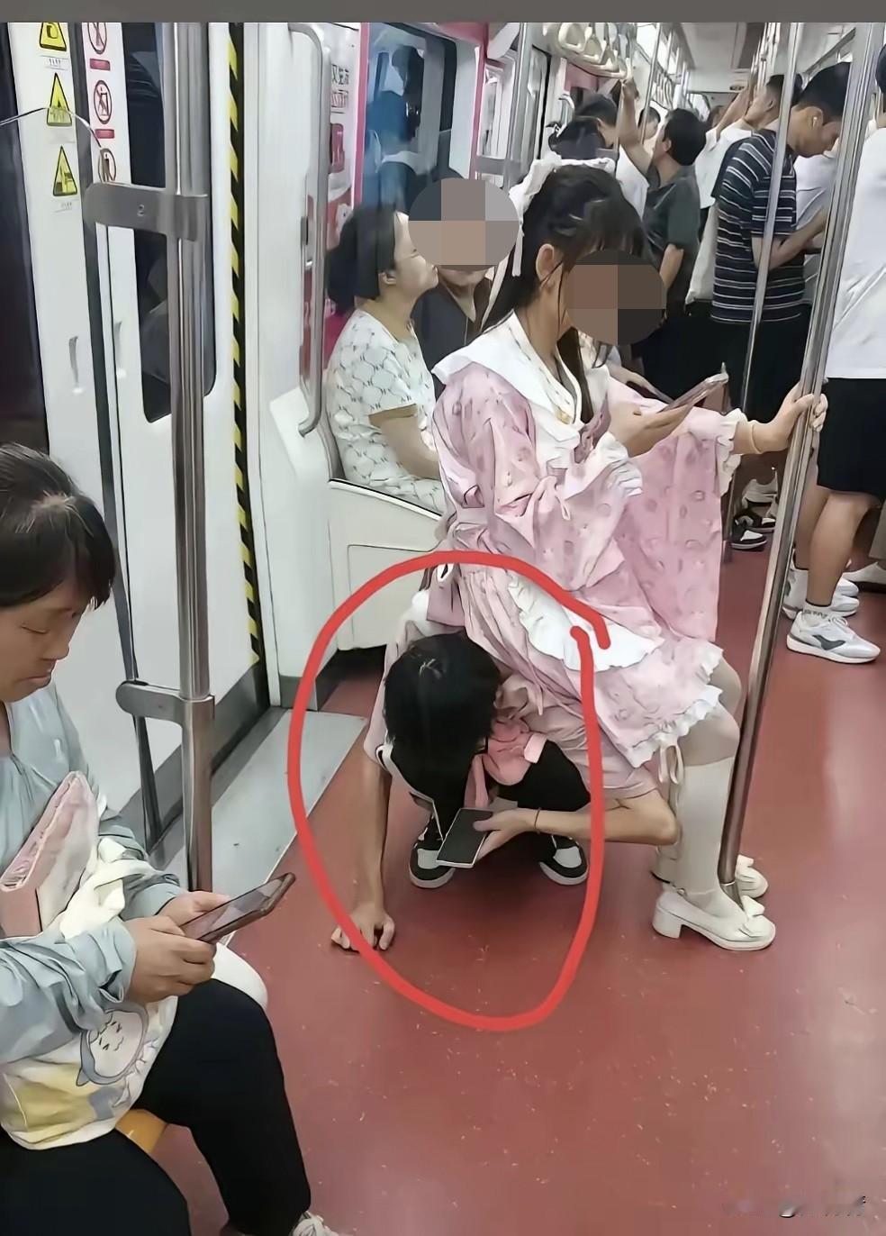 男孩无尊严，女孩失颜面

事情不能这样做的

尊严、素质、格局哪去了

这是在公