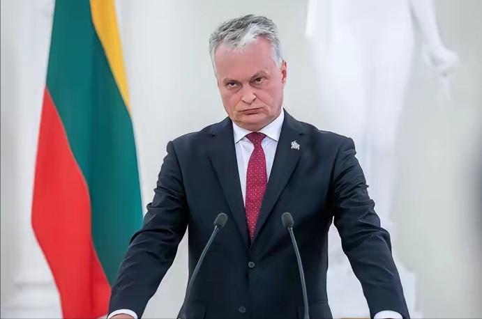 新加坡前国会议员吴俊刚发文指出：“过去四年来，中国断绝和立陶宛的外交和经贸往来，