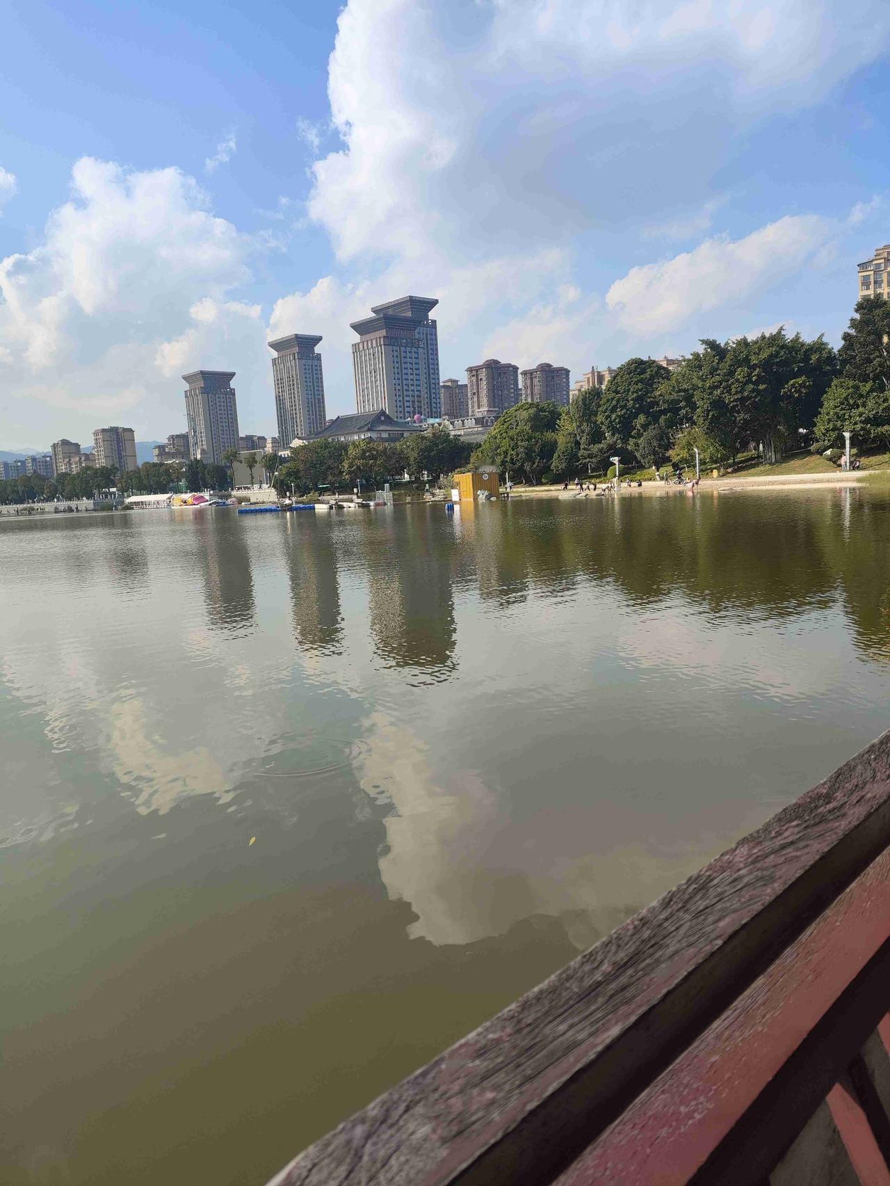 我的今日状态：😁轻松愉快
我这里的天气：🌤️多云