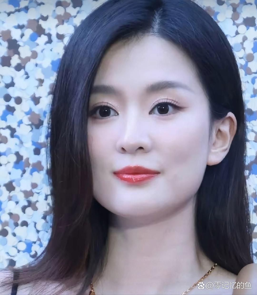 乔欣高清怼脸拍。 