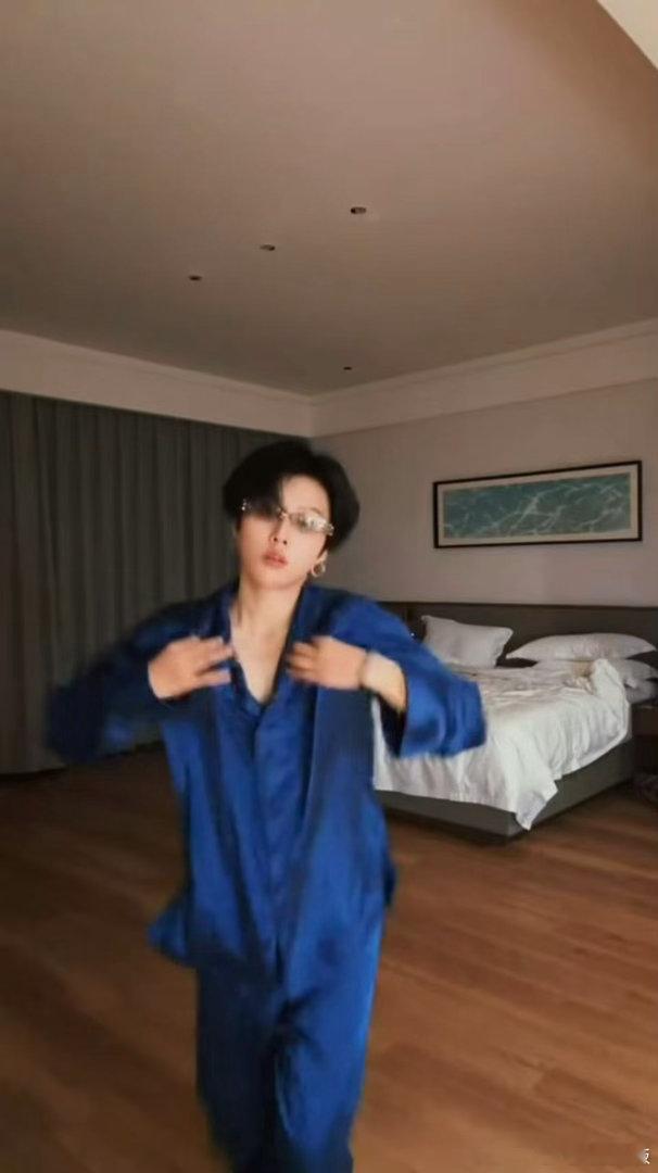 刘雨昕这个视频没有退出键刘雨昕睡衣cha刘雨昕睡衣cha，这个视频没有退出键，