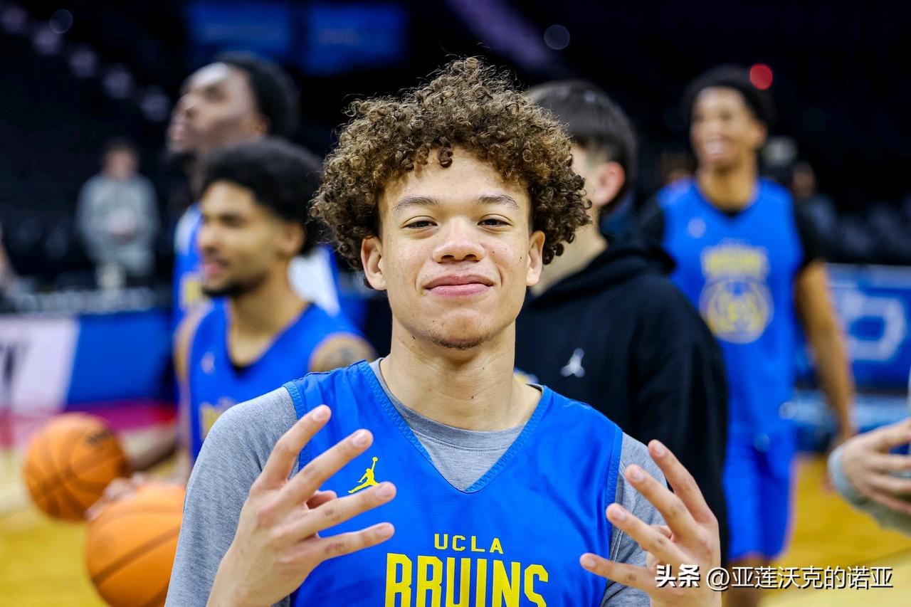 Trent Perry在大二赛季成长为UCLA第三得分手，场均得到12.7分，尽