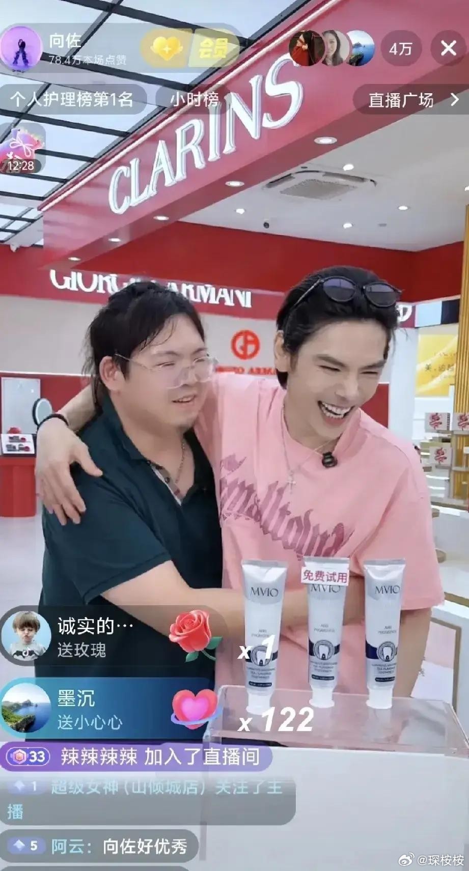 向佑把他妈向太给的800万创业款亏光那天，他没想过有一天得站镜头前，靠讲自己的烂