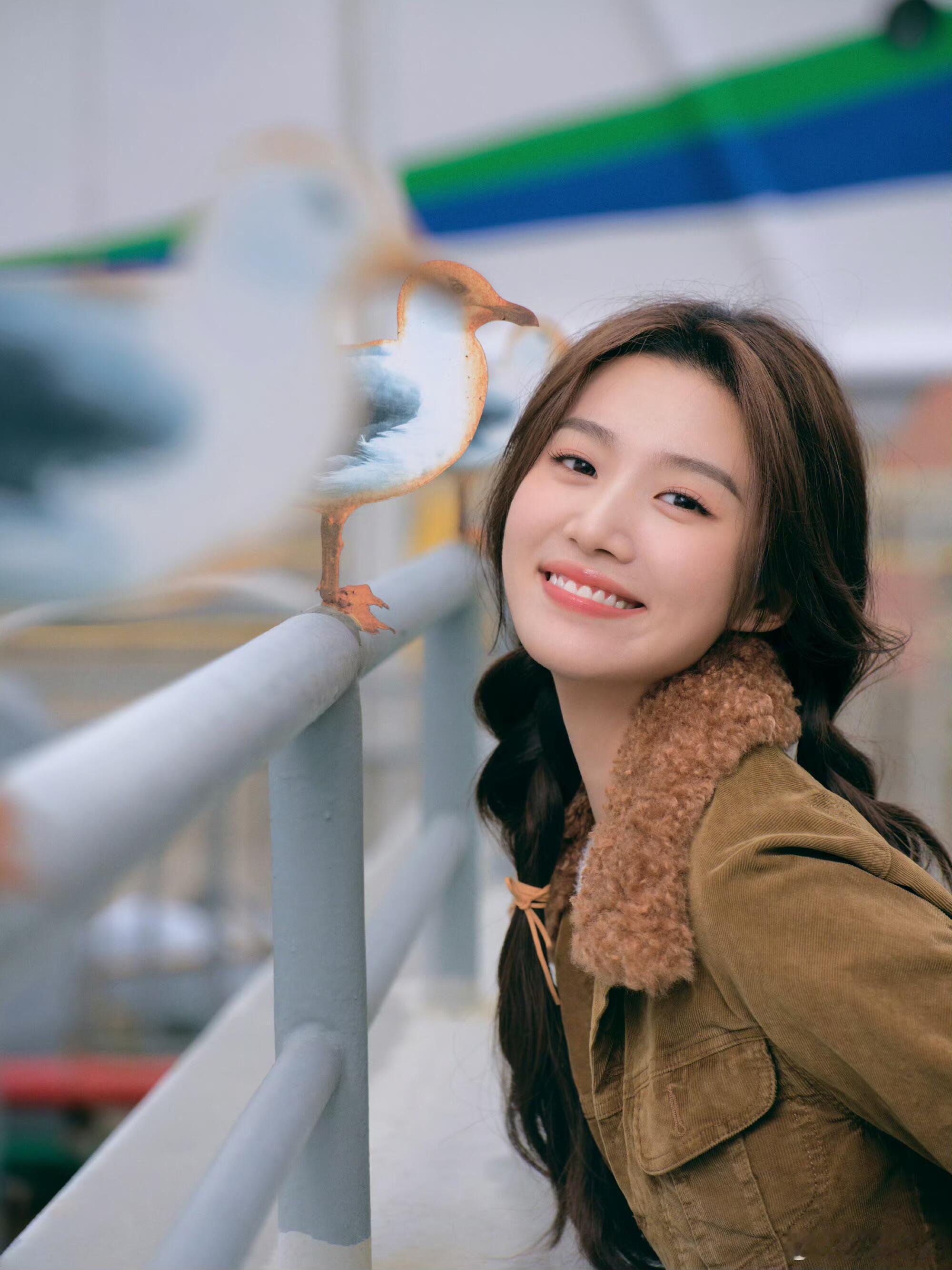 卢昱晓  卢昱晓 ｜这一套完全就是邻家姐姐好灵动的噜噜！卢昱晓全新造型图集，完全