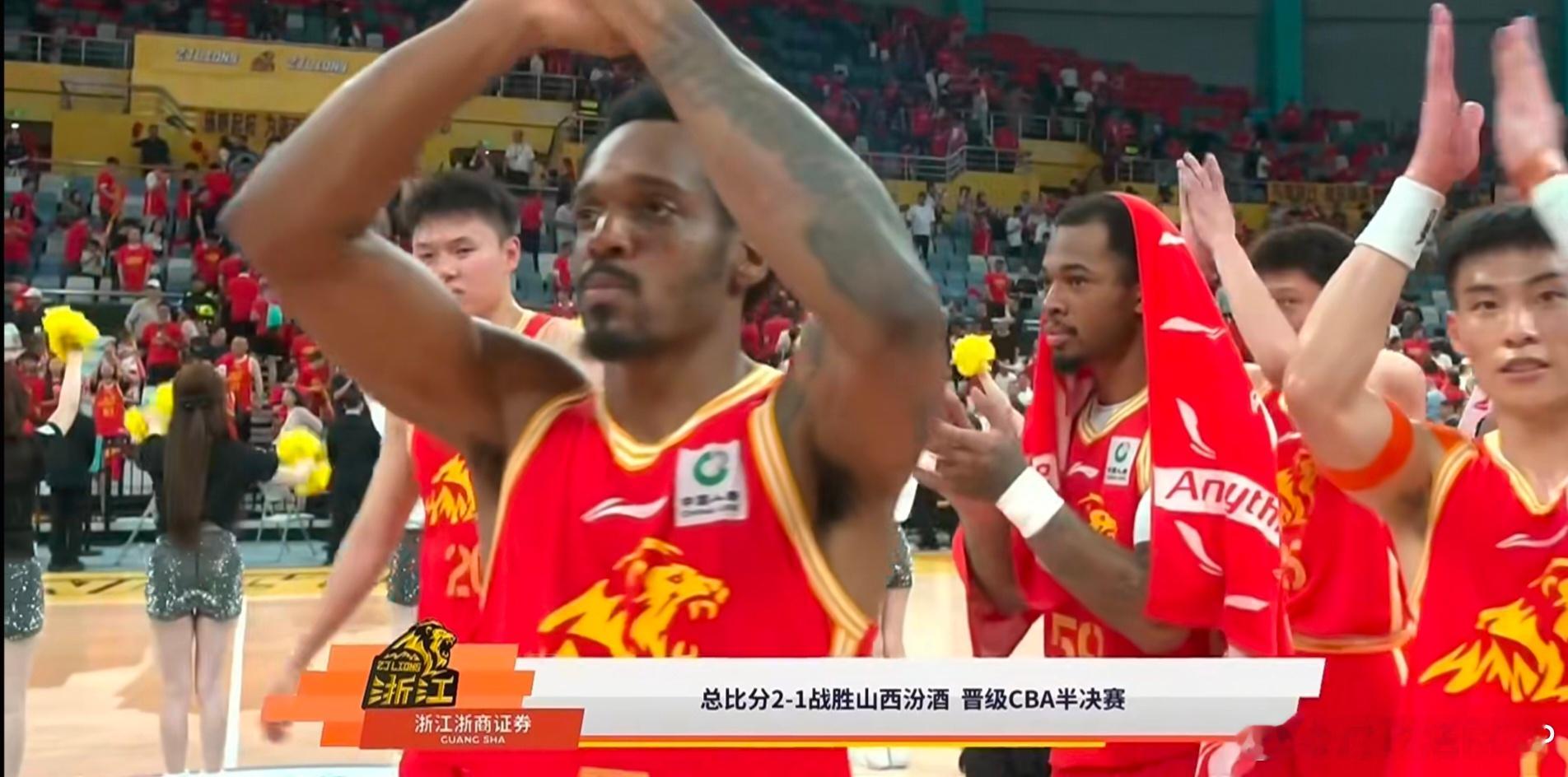 广厦男篮91-67大胜山西男篮，布朗狂砍32分5助攻，双方抢断数11-1。山西男