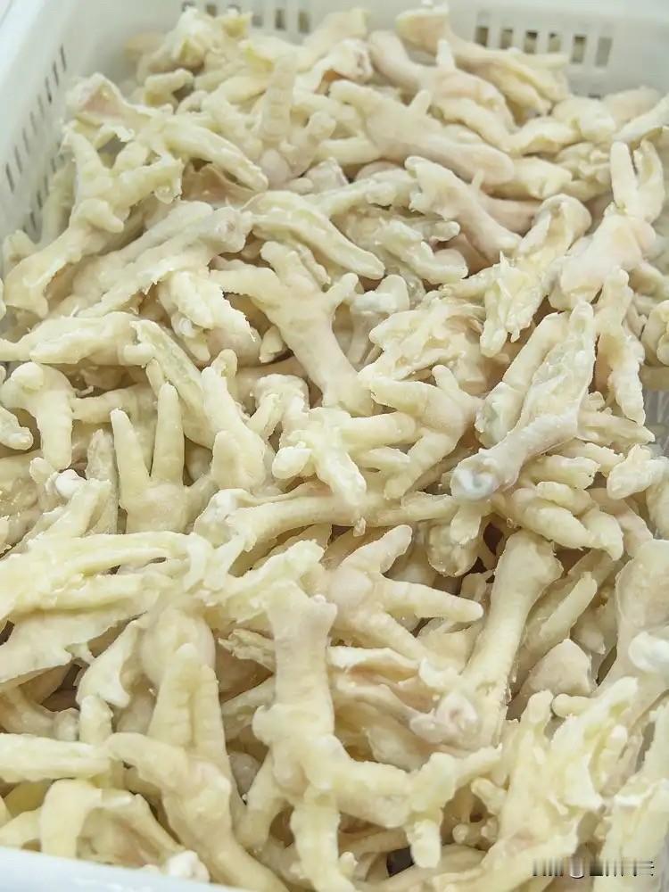 天津、重庆、成都、眉山等地，连夜发布情况通报。3月15日晚，针对中央广播电视总台