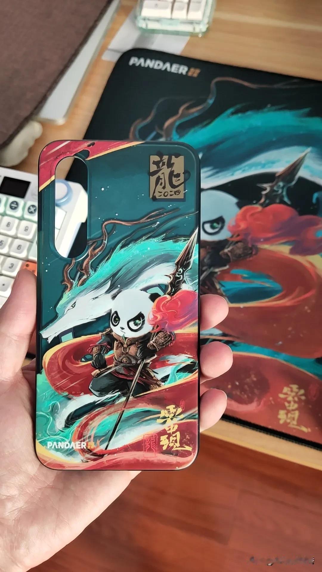 #魅族元旦双喜#  哇塞，一大早还在被窝里，顺丰就来敲门了，魅族PANDAER龙