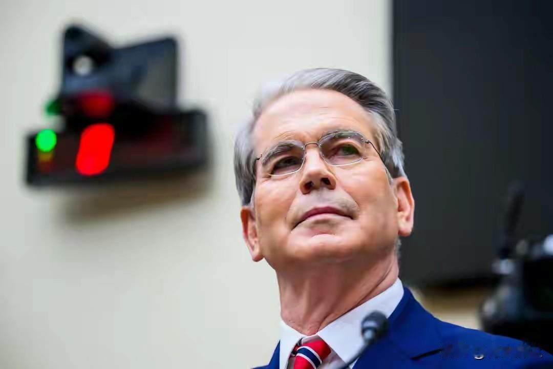 美国“子弹”已上膛，美财长通知中国交出稀土！话音刚落，中方停购大豆......大