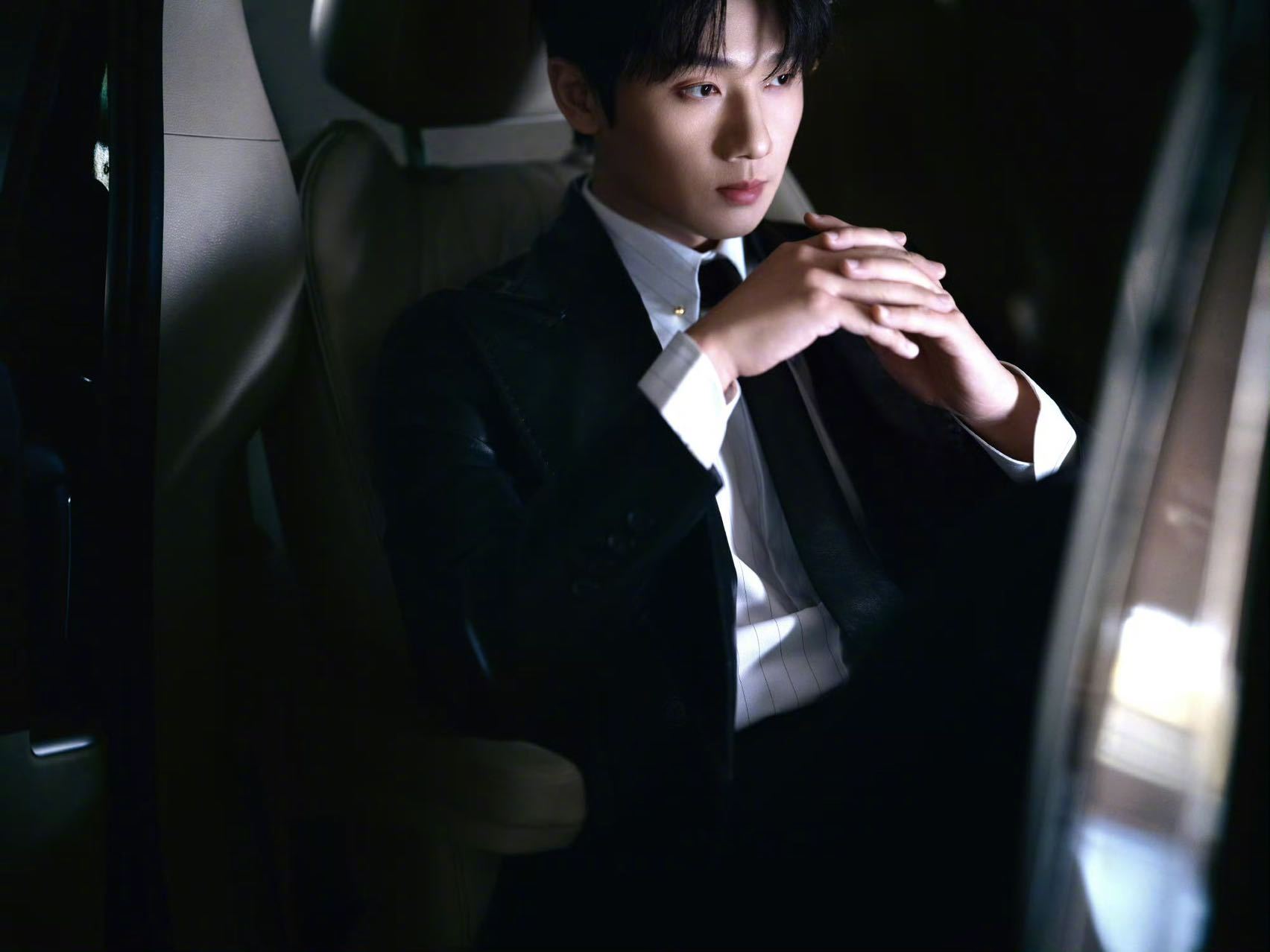 i人见面be like：局促但是比个赞吧，这波真的是梦幻联动了！i人蒋敦豪多多交