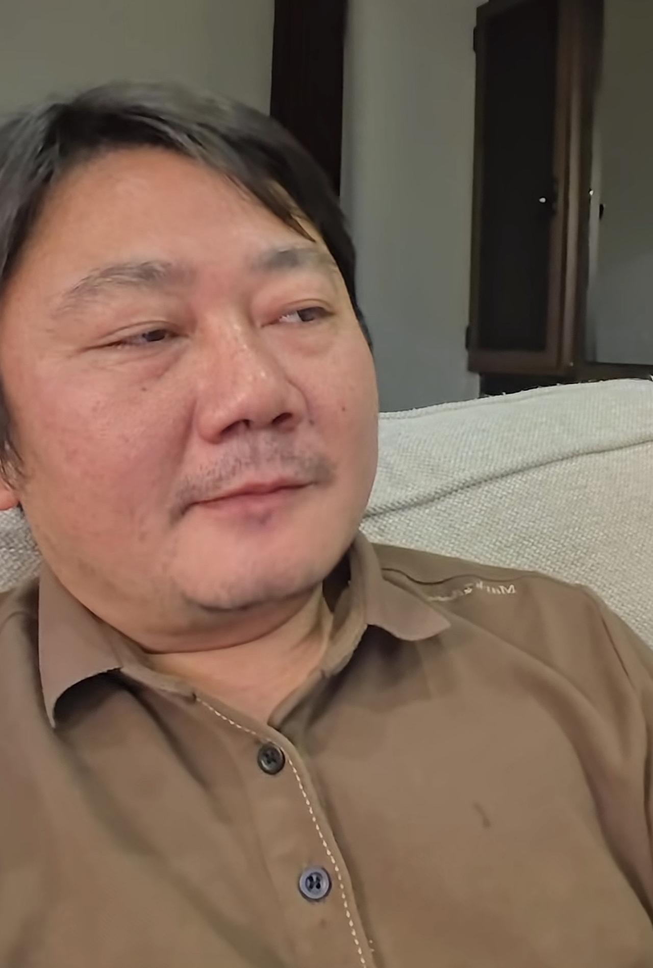 4月4号凌晨，张雪酒后吐真言。开场白：喝了点酒，说句心里话。我从来不想为了流量刻