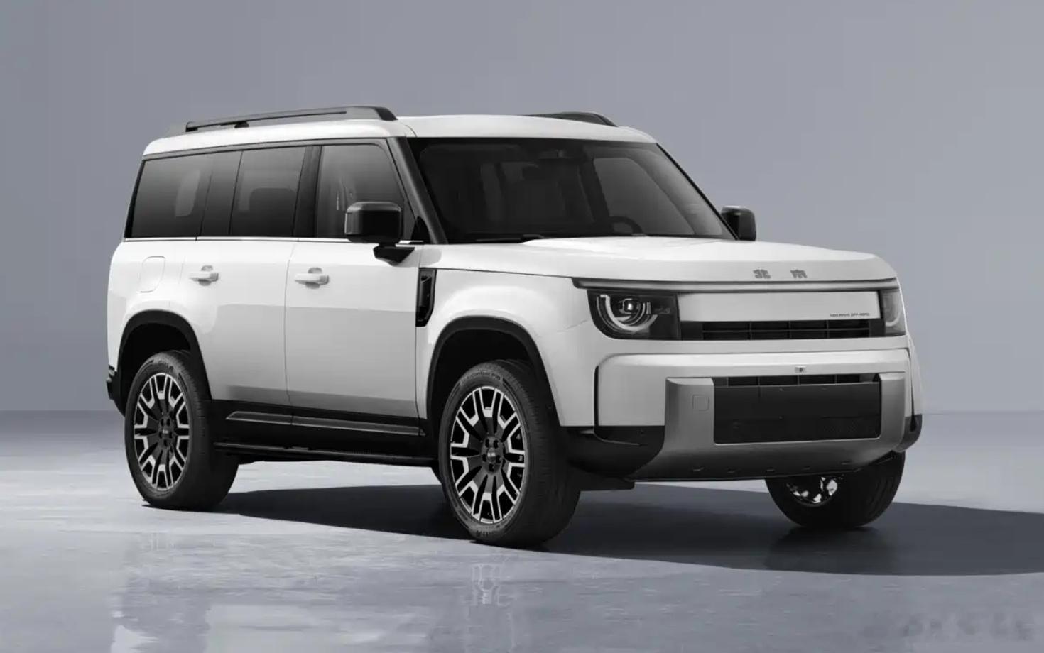 【三种动力系统 北京越野星钽5X采用双外观】新车定位为中大型SUV，外观汲取了“