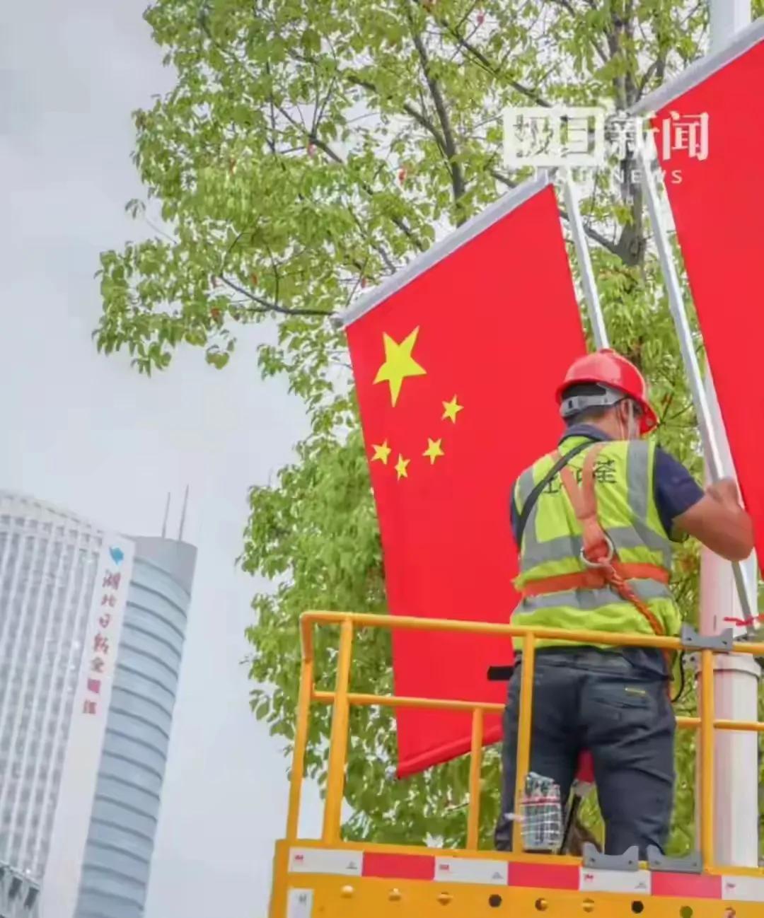 走向大西南，下一步就是走向大东北，走向大西北，走向大华南。
从南昌起义到秋收起义