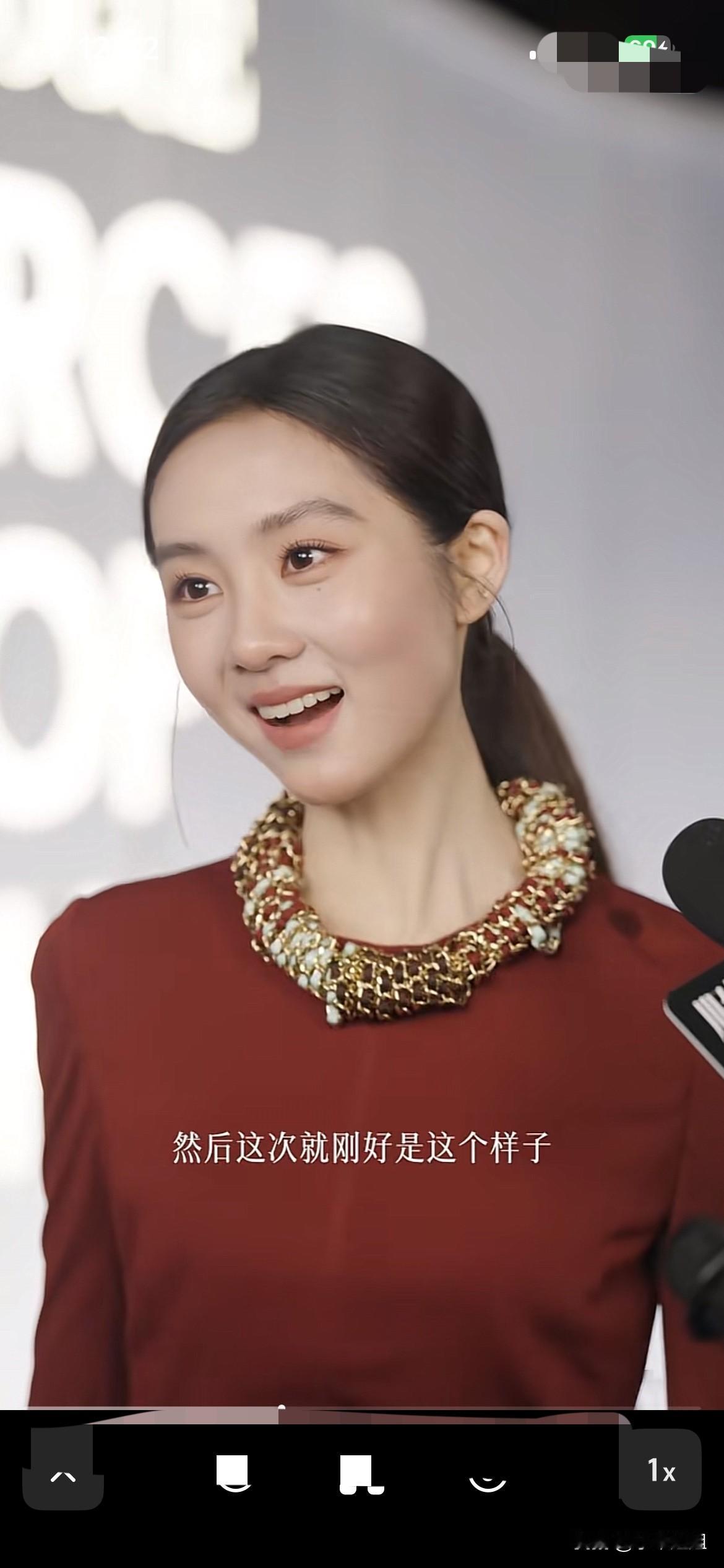 黄磊女儿黄多多正式出道了！公开出席活动，获得无数粉丝们喜爱！黄多多一袭红色连衣裙