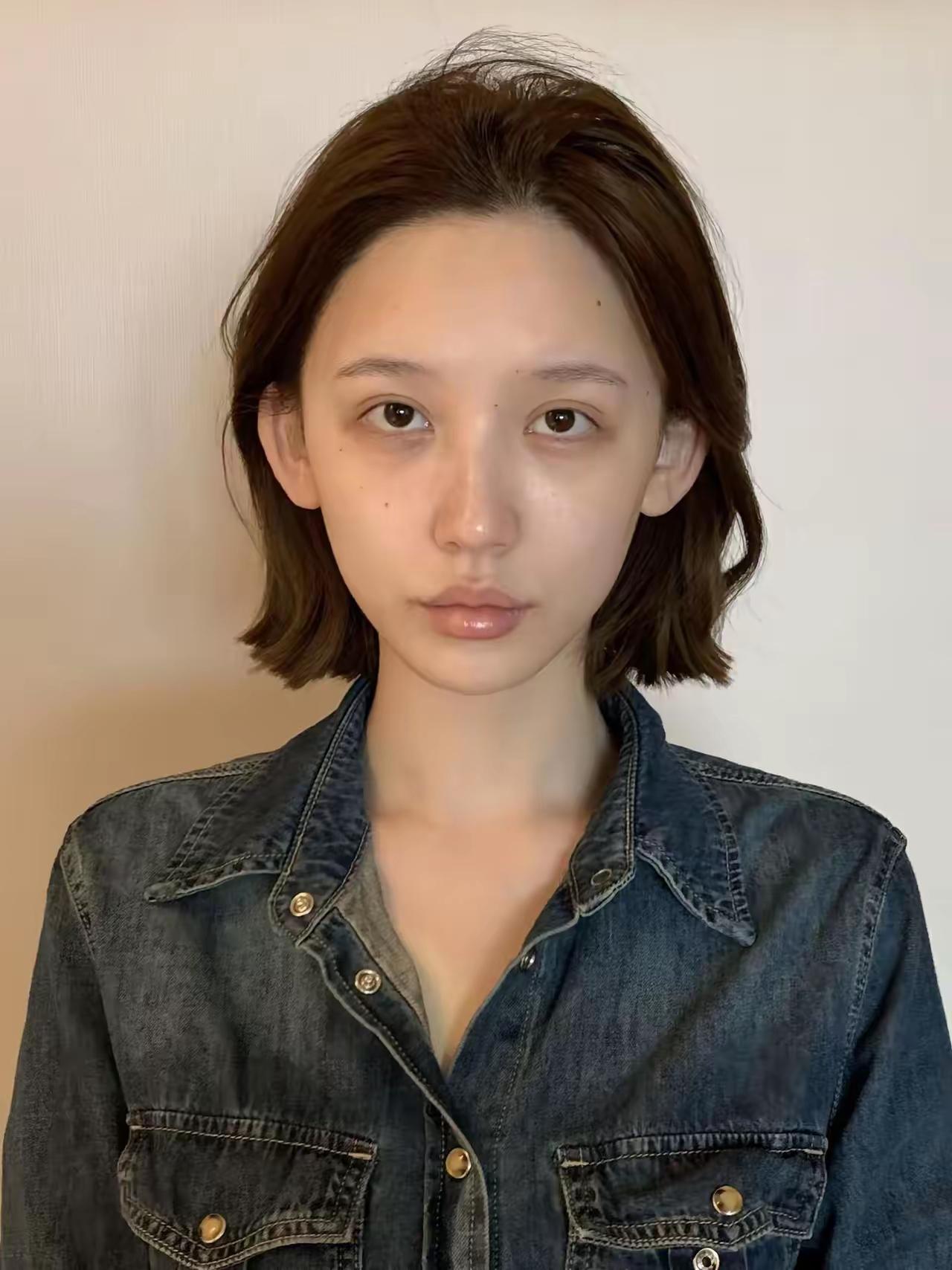 不化还好，化了妆别说脸，人都不想要了[捂脸]