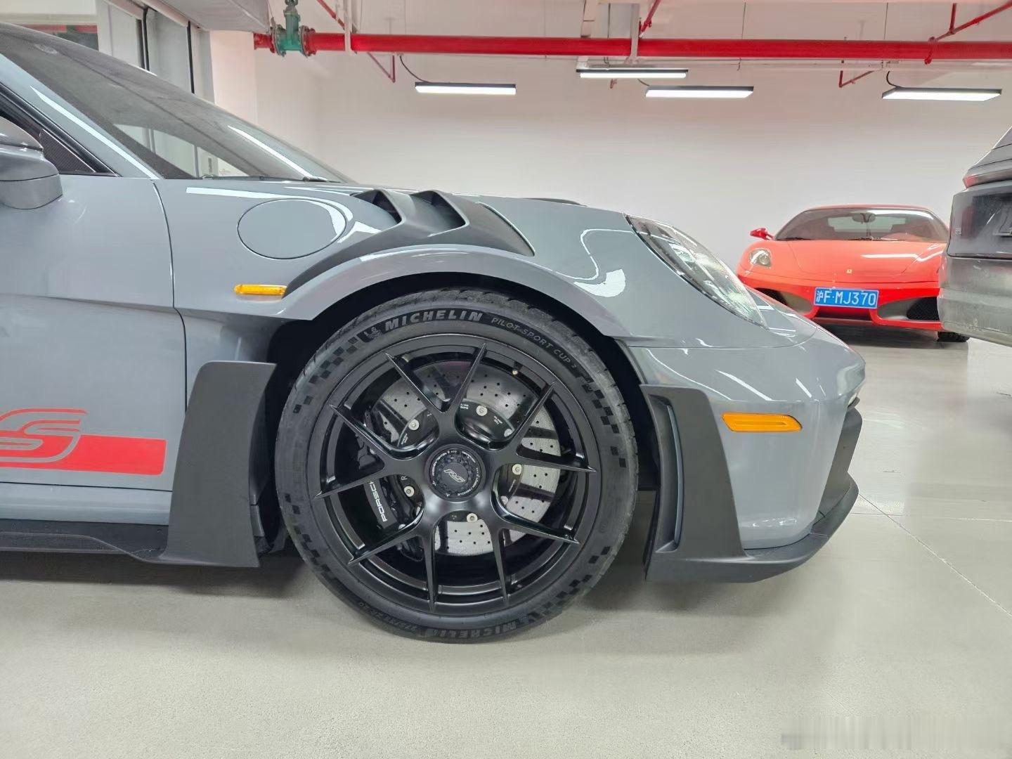 保时捷992GT3 RS，配色好好看。 ​​​