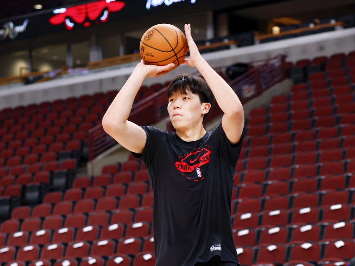 开拓者新签两名球员，对杨瀚森没有威胁，是肯定

开拓者又签约了两名双向合同球员，