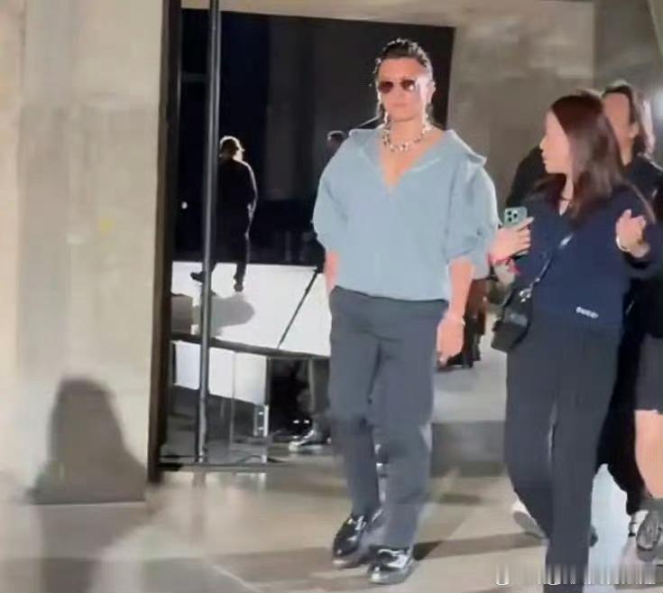 这真的是谢霆锋吗？国民男神怎么变成这样了？ ​​​