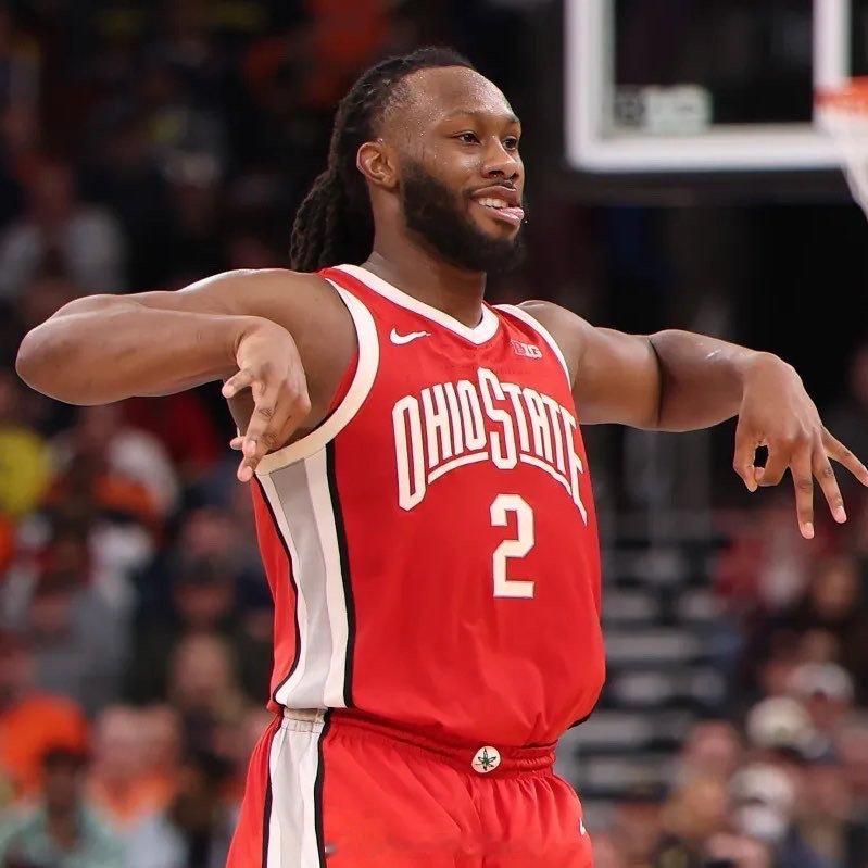 记者：恭喜你，我想知道你认为在NBA需要做出的最大调整是什么？桑顿：最大的调整可