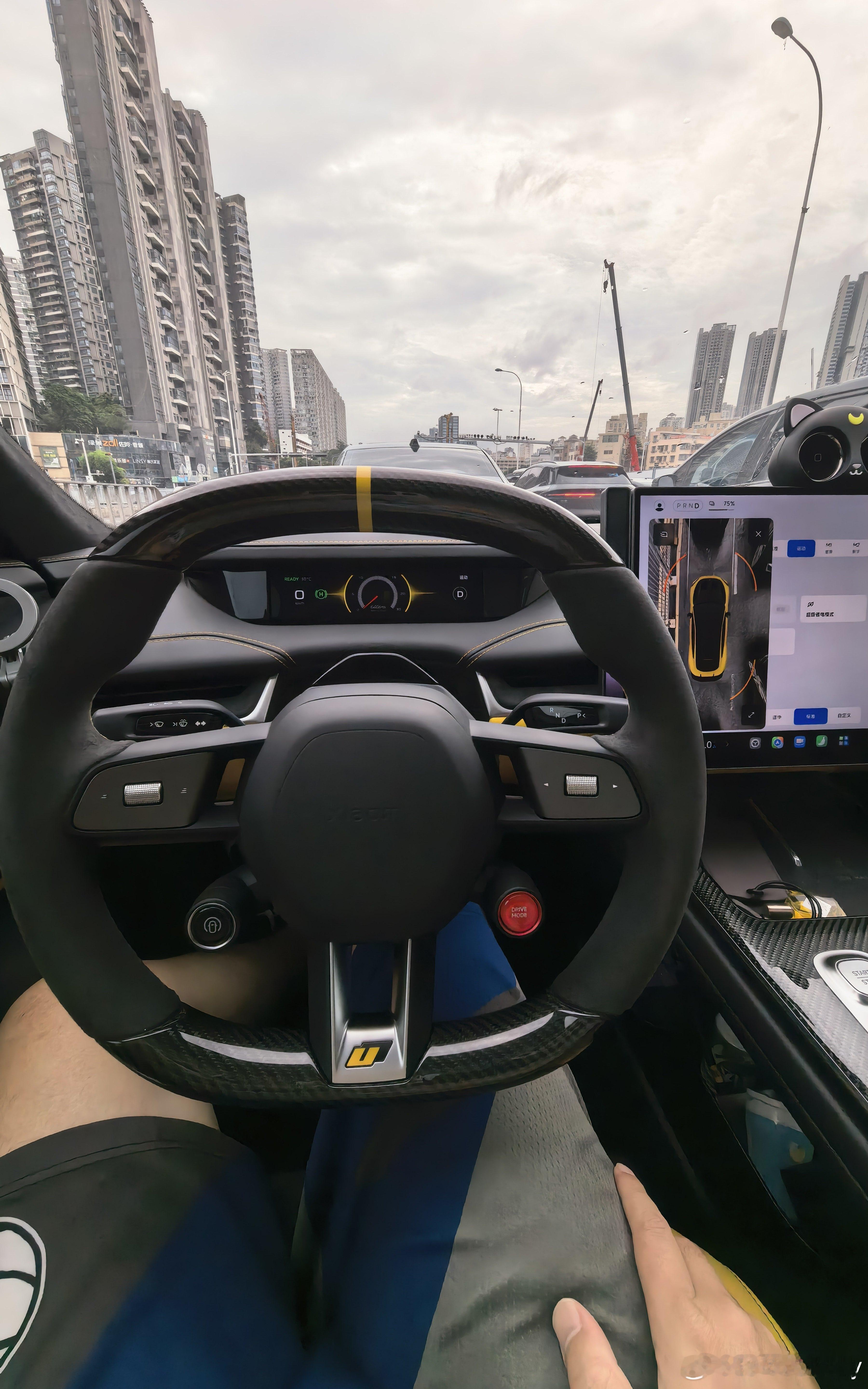 开了这么多电车，这是唯一有驾驶乐趣的车不是因为他的1500匹马力，说实话我根本用