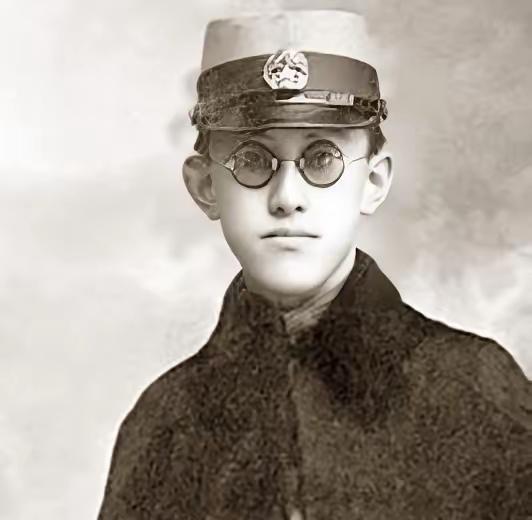 袁世凯第六子，也是袁世凯所有儿子中出色的，他叫袁克桓，南京大屠杀时他靠外资身份建