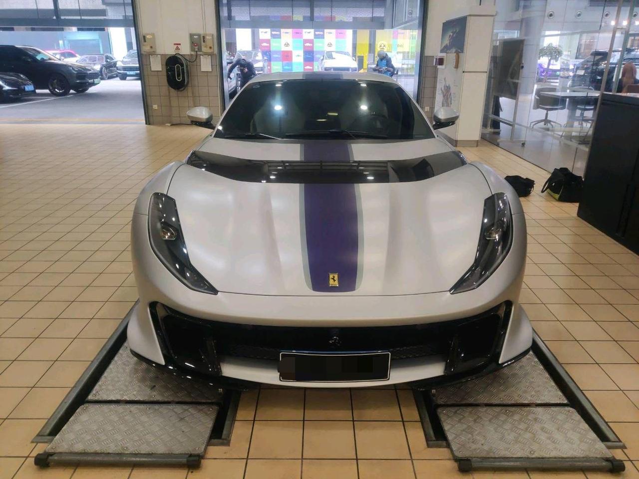 两年时间，只跑了1千公里！
放到普通家用车上，那就是一年两箱油，买起来供着；
放