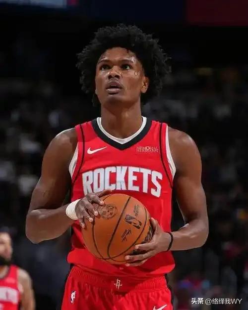 有人说，火箭现在最应该清理的是阿门了， 没有投射就白费， 遇到防守好的突不进去，