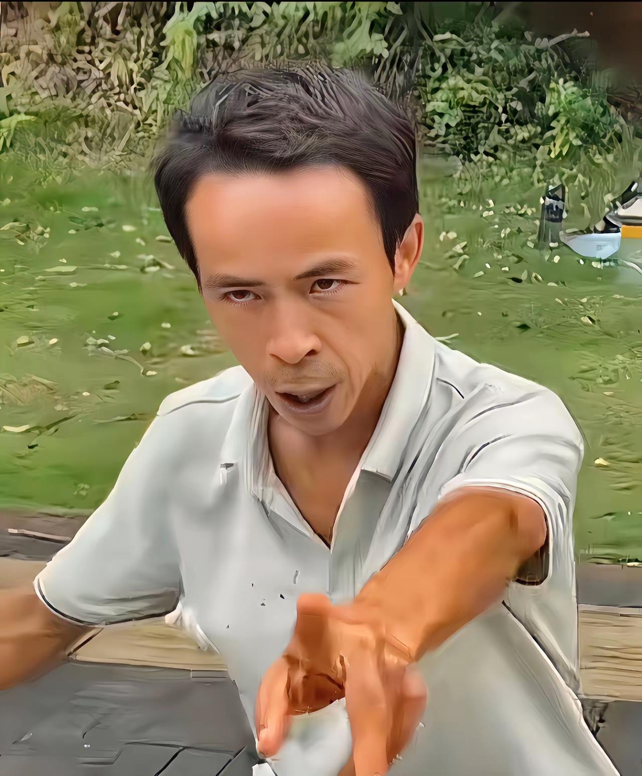 这下好了，
​估计鸡排哥要哭晕在厕所了，
因为他自己都没有想到自己居然会塌房这么