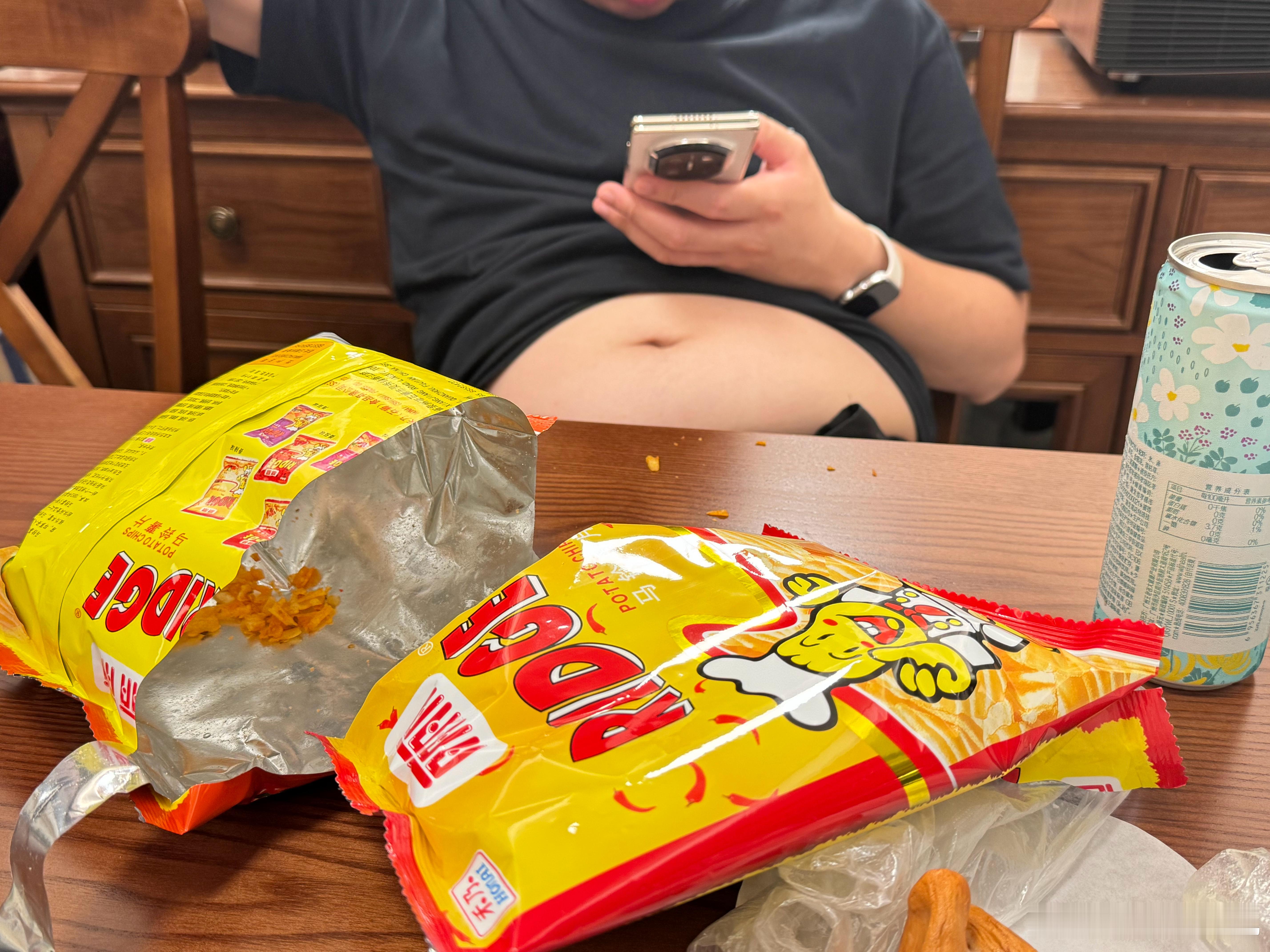 虎鲸又上岸了👇准备五一去拍孕照，套餐可以两组单人➕一组双人，也可以两组双人，我