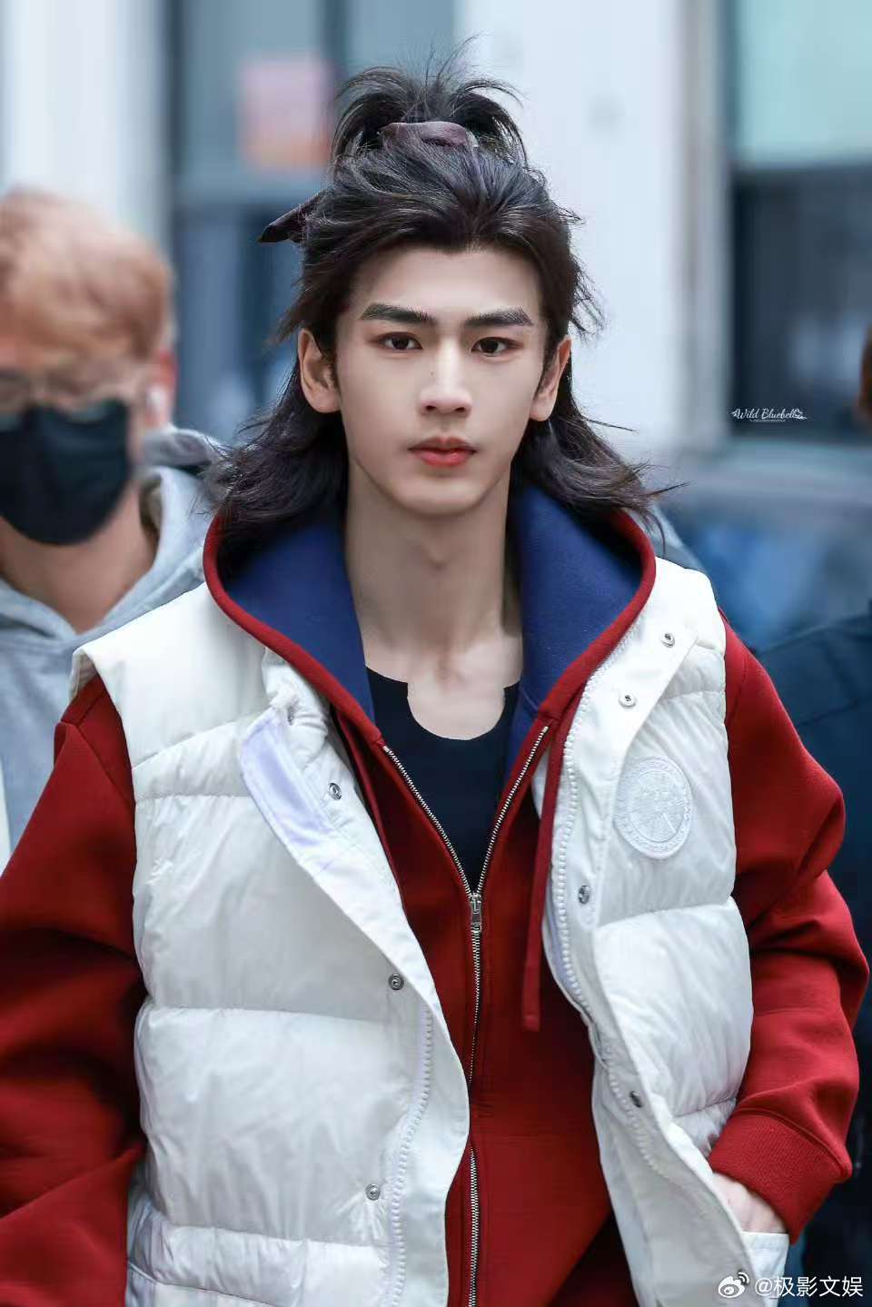 张凌赫小面包张凌赫小狼上线张凌赫小狼上线，帅啊，帅的很 