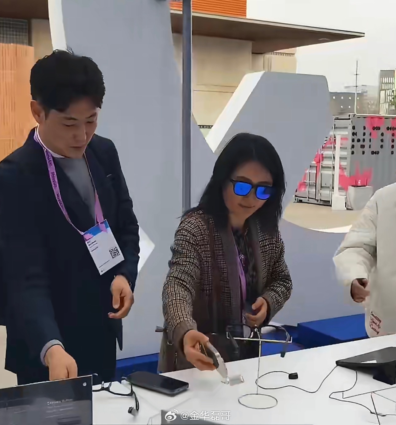 千问AI眼镜亮相MWC下一个AI爆发产品或许就是眼镜，智能已经普及手机，手表等一