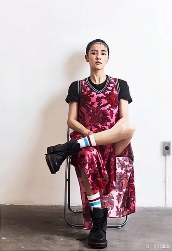 白鹿杂志美图分享，你觉得他适合这个造型吗？ 