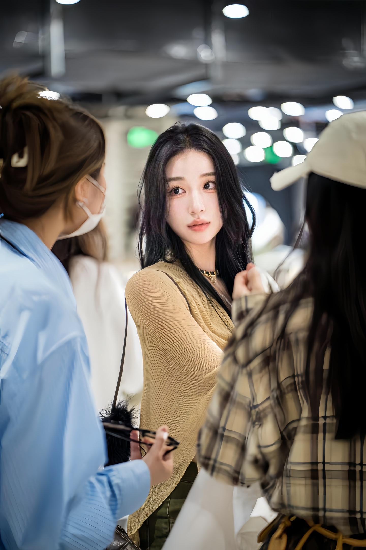 黑长直+姐系穿搭=女人最好的医美