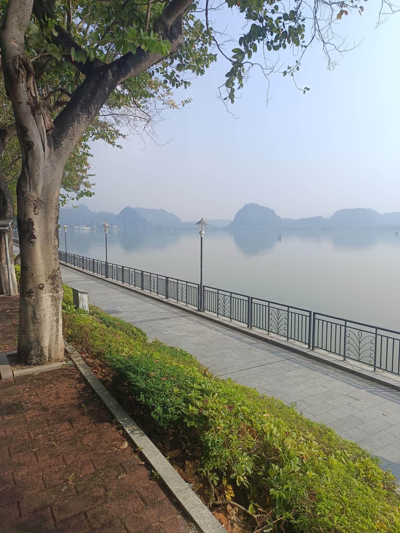 我终于知道了
为什么全国有这么多5A风景区
肇庆七星岩风景区是最特别的，没有之一