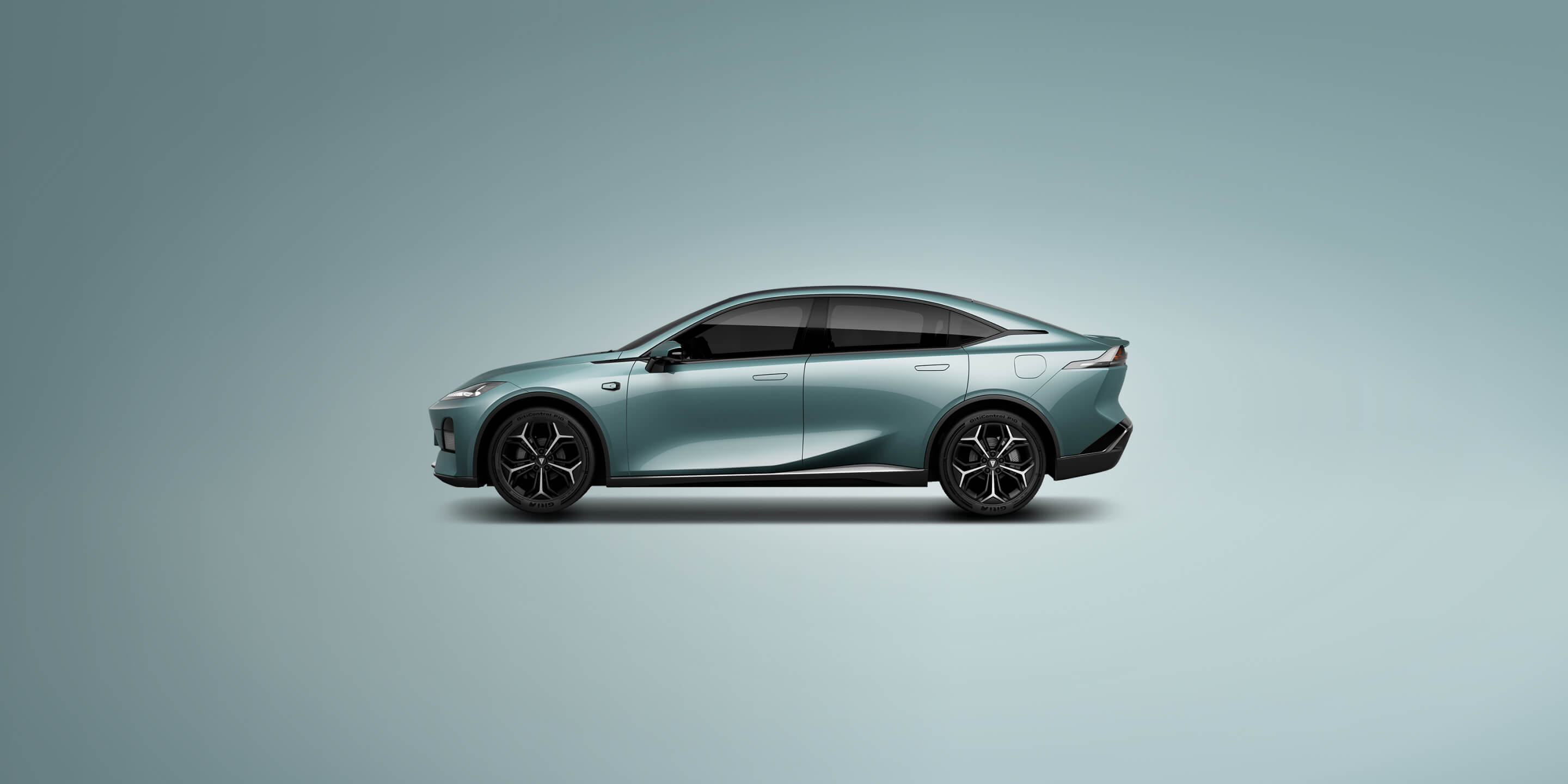 这段时间开着深蓝SL03，日常用下来真的很合心意平时上下班通勤开着很顺手，续航够