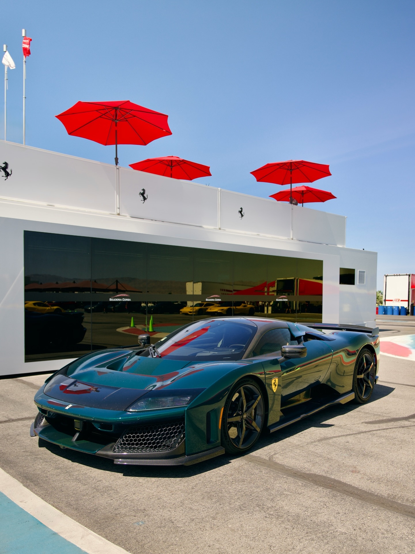 早上好 绿色的法拉利F80帅不帅？ 